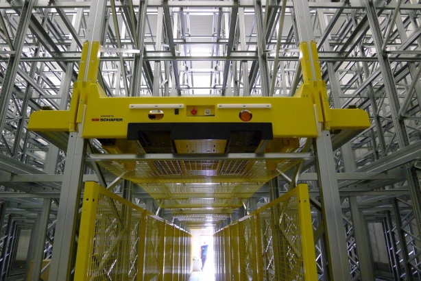 RAFTURI SEMIAUTOMATE PENTRU DEPOZITARE/PRELUARE PALETI