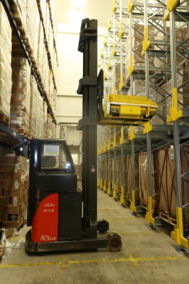 RAFTURI SEMIAUTOMATE PENTRU DEPOZITARE/PRELUARE PALETI