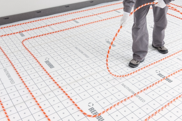 REHAU Încălzire/ răcire în suprafețe cu țeava PE-Xa RAUTHERM SPEED